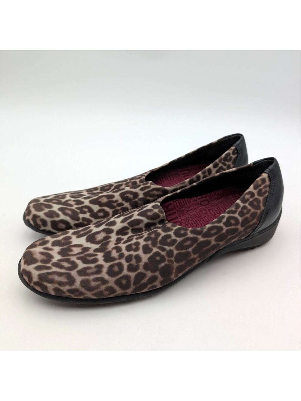 Munro American Leopard Wedge Loafers Slip-On Women’s US7.5SS EU38